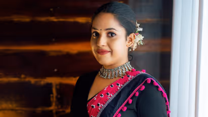 'കാറിൽ സ്ഥലമില്ലെന്നു പറഞ്ഞ് ലിഫ്റ്റ് തരാതിരുന്ന സുഹൃത്തുക്കളുണ്ട്'; അമൃത നായർ പറയുന്നു