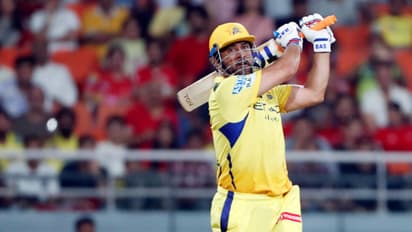 ಧೋನಿ ತೋರಿಸಿ ಅಭಿಮಾನಿಗಳಿಗೆ ಟೋಪಿ ಹಾಕಿ ದುಡ್ಡು ಮಾಡ್ತಿದಿಯಾ ಸಿಎಸ್‌ಕೆ?