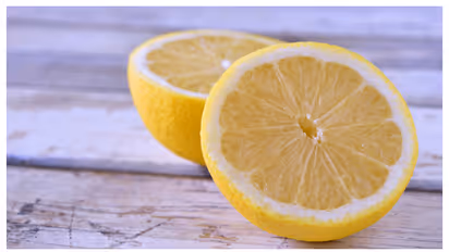 ഏത് കറയും പമ്പകടക്കും; അടുക്കള വൃത്തിയാക്കാൻ നാരങ്ങ നീര് മാത്രം മതി   