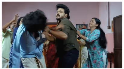 വീണ്ടും ശരത്തിനെ പൊതിരെ തല്ലി സച്ചി -  ചെമ്പനീർ പൂവ് സീരിയൽ  റിവ്യൂ