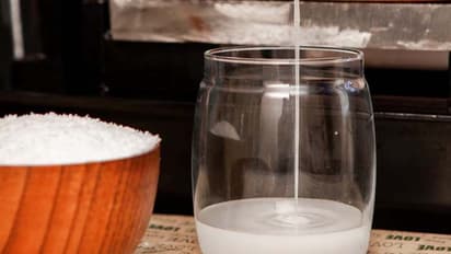 Rice Water: బియ్యం నీటిలో వీటిని కలిపి బట్టతలపై రాస్తే జుట్టు రావడం పక్కా..!