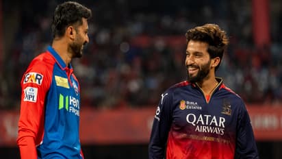 ഡല്ഹി ക്യാപിറ്റല്സിനെതിരെ ആര്സിബിക്ക് ടോസ്, ടീമില് മാറ്റം! ജയിക്കുന്ന ടീം ഒന്നാം സ്ഥാനത്ത്