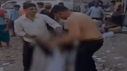 പച്ചക്കറി മോഷ്ടിച്ചെന്ന് ആരോപണം, അമ്മയും മകളും നേരിട്ടത് ക്രൂര മര്ദനം; പ്രതികളെ അറസ്റ്റ് ചെയ്ത് പൊലീസ്