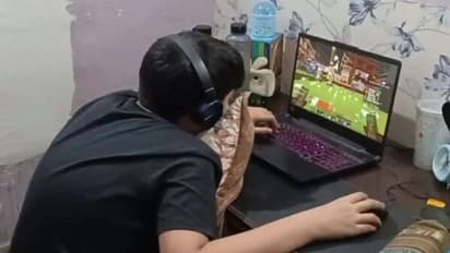 മക്കളെ നിയന്ത്രിക്കുകയല്ല വേണ്ടത്, അവരെ വിശ്വസിക്കുക, ശരിയായ പാത കണ്ടെത്താം; വൈറലായി ഒരു അച്ഛന്‍റെ പോസ്റ്റ് 