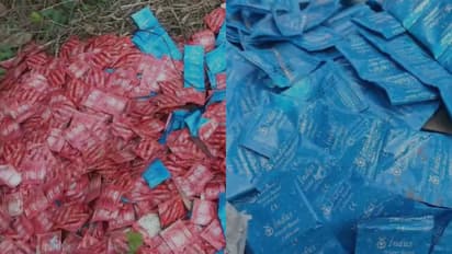 മട്ടന്നൂരിൽ ചാക്ക് കണക്കിന് ഗര്‍ഭനിരോധന ഉറകളും പ്രെഗ്നൻസി ടെസ്റ്റ് കിറ്റുകളും ലൂബ്രിക്കന്റും റോഡരികിൽ