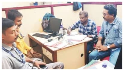 ഡ്രൈവിങ് സ്കൂളുകളിൽ നിന്ന് സമാഹരിച്ച് ഉദ്യോഗസ്ഥർക്ക് പണം നൽകും, 50,900 കൈമാറനെത്തിയ ജീവനക്കാരന് പിടിയില്