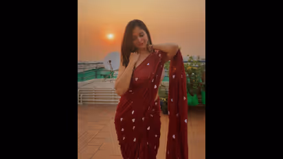 ನೇಸರನೇ ಕಣ್ಣಾಕುವಂತೆ ಸೀರೆಯುಟ್ಟ ಚಂದನದಗೊಂಬೆ ನಿವೇದಿತಾ ಗೌಡ!