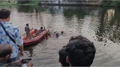 കളമശ്ശേരി ചക്യാടം പുഴയിൽ കുളിക്കാൻ ഇറങ്ങി കാണാതായ രണ്ടുപേരെ കണ്ടെത്തി; ആശുപത്രിയിലേക്ക് മാറ്റി