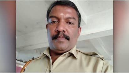 മാളയിൽ മദ്യലഹരിയിൽ കാറുമായി പാഞ്ഞ് പൊലീസുകാരൻ; 2 വണ്ടികളിൽ ഇടിച്ചിട്ടും നിർത്താതെ പോയി കാർ മറിഞ്ഞു, അറസ്റ്റിൽ