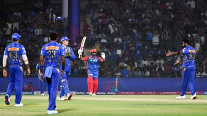 തെറ്റ് ബുമ്രയുടെ ഭാഗത്തോ? കരുണ്‍ നായരുമായി വമ്പന്‍ ഉടക്ക്; നോക്കുകുത്തിയായി രോഹിത് ശര്‍മ്മ! റിയാക്ഷന്‍ വൈറല്‍