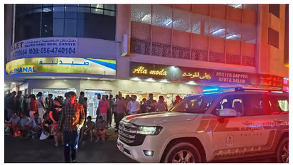 യുഎഇയിൽ ബഹുനില താമസ കെട്ടിടത്തിൽ തീപിടിത്തം, രക്ഷപ്പെടാൻ ചാടിയവരടക്കം 5 പേർ മരിച്ചു, ആറ് പേർക്ക് പരിക്കേറ്റു