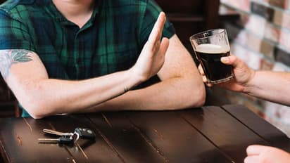 ಒಂದು ತಿಂಗಳು ಆಲ್ಕೋಹಾಲ್ ಕುಡಿಯದೇ ಇದ್ದರೆ ಆಗುವ ಲಾಭಗಳೇನು? ಆಯಸ್ಸು ಹೆಚ್ಚಿಸಿಕೊಳ್ಳಬಹುದಾ?