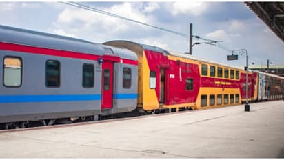 ഇനി അടിമുടി മാറ്റം; കേരളത്തിലേയ്ക്ക് ആദ്യമായി ഡബിൾ ഡെക്കർ ട്രെയിൻ വരുന്നു! 