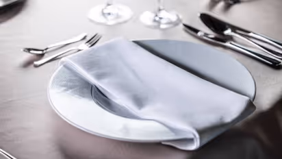 ആനപ്പിണ്ടം കൊണ്ടുള്ള വിഭവങ്ങൾ, മഴക്കാടുകളുടെ പ്രമേയത്തിൽ മെനു, പരിസ്ഥിതി സൗഹാർദ്ദ ആഡംബര റെസ്റ്റോറൻറ്