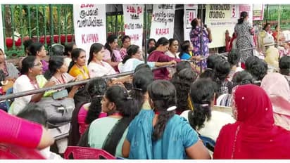 ഇന്ന് സാര്വദേശീയ തൊഴിലാളി ദിനം; സമരം കടുപ്പിക്കാനൊരുങ്ങി ആശാപ്രവര്ത്തകര്, സമരയാത്രയുടെ ഫ്ലാഗ് ഓഫ് ഇന്ന്