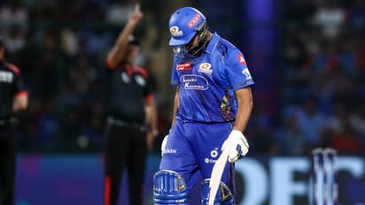 അവന്‍ വിരമിക്കേണ്ട സമയം കഴിഞ്ഞു, രോഹിത് ശര്‍മയെക്കുറിച്ച് വീരേന്ദർ സെവാഗ്