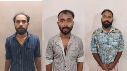 വീടിനുമുന്നിൽ വാഹനം നിർത്തി വഴിതടസം; ചോദ്യം ചെയ്ത വീട്ടുമയ്ക്കും മകനും മർദനം, പൊലീസുകാരെയും ആക്രമിച്ചു