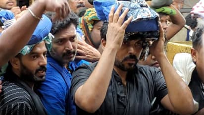 மெய்யழகனும்... கராத்தே பாபுவும்! கார்த்தி உடன் சபரிமலைக்கு திடீர் விசிட் அடித்த ரவி மோகன்!