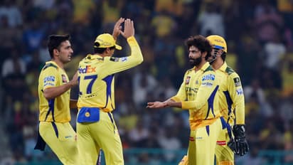 சிஎஸ்கே அணிக்காக அதிக விக்கெட்டுகள் எடுத்த வீரராக ஜடேஜா சாதனை!