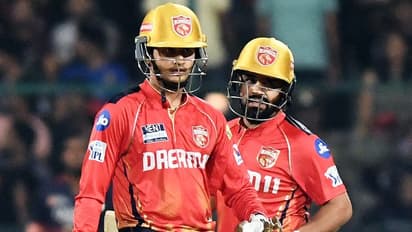 RCB vs PBKS: ఐపీఎల్ లో ఆర్సీబీకి మళ్లీ షాక్.. స్వింగ్ మాస్టర్ చరిత్ర సృష్టించాడు 