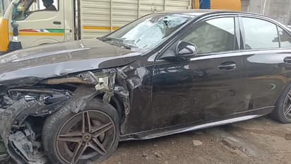 ബോബി സിംഹയുടെ ഉടമസ്ഥതയിലുള്ള കാർ അപകടത്തിൽപ്പെട്ടു; നാല് പേർക്ക് പരിക്ക്, ഡ്രൈവര്‍ അറസ്റ്റില്‍ !