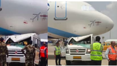 ബെംഗളൂരു വിമാനത്താവളത്തിൽ നിർത്തിയിട്ട ഇൻഡിഗോ വിമാനത്തിൽ ടെമ്പോ ട്രാവലർ ഇടിച്ചു, ഡ്രൈവർക്ക് പരിക്കേറ്റു