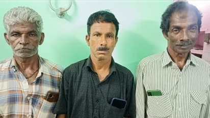 കൊല്ലത്ത് 15 ലിറ്റർ ചാരായവും 150 ലിറ്റർ കോടയും വാറ്റുപകരണങ്ങളുമായി മൂന്ന് പേർ പിടിയിൽ