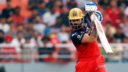 Virat Kohli : ஐபிஎல்லில் அதிக முறை 50 ரன்களுக்கு மேல் எடுத்த வார்னரின் சாதனையை முறியடித்த கோலி!