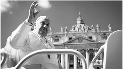 വത്തിക്കാൻ കൊട്ടാരം ഉപേക്ഷിച്ച് അതിഥി മന്ദിരത്തിൽ, ചരിത്രപരമായ ക്ഷമാപണമടക്കം മാറ്റത്തിൻ്റെ കൊടുങ്കാറ്റ് വീശി