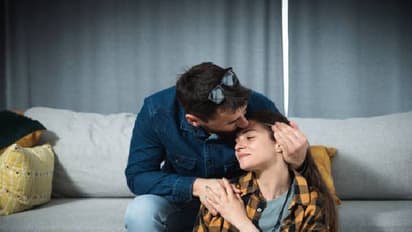 पार्टनरचा स्ट्रेस कमी करण्यासाठी वाचा खास टिप्स