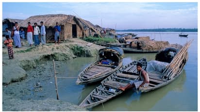 തിരികെ പിടിക്കണം ഭാഷയെ, സുന്ദർബൻസിലേക്ക് യാത്ര തിരിച്ച് കൊൽക്കത്ത സർവകലാശാലയിലെ ഭാഷാപണ്ഡിതരും വിദ്യാർത്ഥികളും