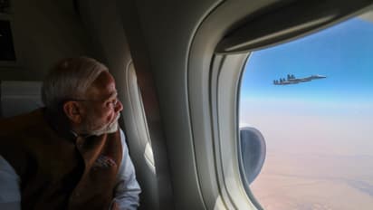 సౌదీ గగనతలంలో మోదీ కాన్వాయ్ ... ప్రధాని విమానాన్ని ఫాలోఅయిన ఫైటర్ జెట్స్