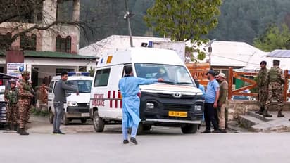 சுற்றுலா பயணிகள் மீது தாக்குதல் – ஸ்ரீநகரில் அவசரகால கட்டுப்பாட்டு அறை; ஹெல்ப்லைன் அறிவிப்பு!