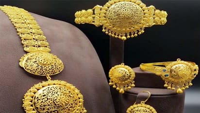 Akshay Tritiya 2025 : अक्षय्य तृतीयेला सोनं खरेदी करण्यासाठी 4 शुभ मुहूर्त, नोट करा वेळा