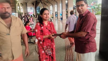 ബസിൽ വച്ച് യുവതിയുടെ പേഴ്സ് പോയി; ബസാണെങ്കിൽ സ്റ്റാന്റ് വിട്ടു, വേറെ ലെവൽ ടീം! കൈകോർത്ത് ബസുകാർ