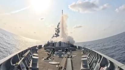 நடுக்கடலில் ஏவுகணை சோதனை நடத்திய இந்திய கடற்படை! பயந்து நடுங்கிய பாகிஸ்தான்! 