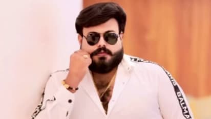 '16കാരിയെ അര്ധനഗ്നയാക്കി റീൽസ്', കേസിന് പിന്നാലെ ഫോൺ ഓഫ്, വ്ളോഗര് മുങ്ങി, ഇൻസ്റ്റ സ്റ്റോറിയിൽ പ്രതികരണം