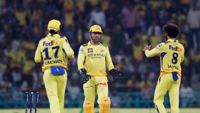 பிளே ஆஃப் கனவு; அதிரடி மாற்றங்களோடு களமிறங்கிய சிஎஸ்கே – யாரெல்லாம் இருக்காங்க தெரியுமா?