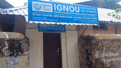 ഇഗ്നോ ഓപ്പൺ യൂണിവേഴ്സിറ്റിയുടെ സബ് സെൻ്റർ പൂട്ടി ജീവനക്കാർ കല്യാണത്തിന് പോയി; വലഞ്ഞ് വിദ്യാർത്ഥികള്‍