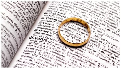 'യോജിച്ച പാങ്കാളിയെ വേണം'; രണ്ട് വർഷത്തിനുള്ളിൽ നാലാമത്തെ ഭാര്യയെയും വിവാഹ മോചനം ചെയ്യാനൊരുങ്ങി കോളേജ് ലക്ചർ