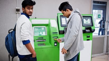 ATM கட்டண மாற்றங்கள்: மே 1 முதல் எவ்வளவு கட்டணம்?