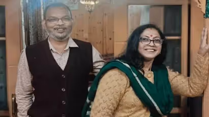 'തോക്കിൻ മുനയില് ഉറക്കെ കലിമ ചൊല്ലി, ഭാര്യ സിന്ദൂരം മായ്ച്ചു'; രക്ഷപ്പെട്ടത് വെളിപ്പെടുത്തി കോളേജ് അധ്യാപകന്