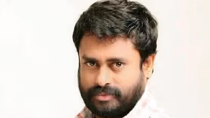 அதிர்ச்சி... பிரபல இயக்குனர் மாரடைப்பால் மரணம்!