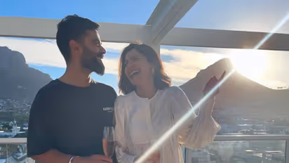 Virat Kohli Anushka Sharma : एकाच बिल्डिंगमध्ये विराट-अनुष्काचे 3 फ्लॅट्स, किंमत ऐकून थक्क व्हाल