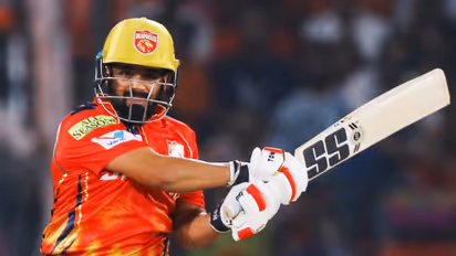 ഡല്ഹി ക്യാപിറ്റല്സിനെതിരെ പഞ്ചാബിന് രണ്ട് വിക്കറ്റ് നഷ്ടം; തിരിച്ചടിയുമായി പ്രഭ്സിമ്രാന്, കൂട്ടിന് ശ്രേയസ്