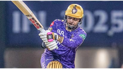 പവര് പ്ലേയില് പവര് കാട്ടാതെ നരെയ്ന് മടങ്ങി; രാജസ്ഥാനെതിരെ കൊല്ക്കത്തക്ക് ഭേദപ്പെട്ട തുടക്കം