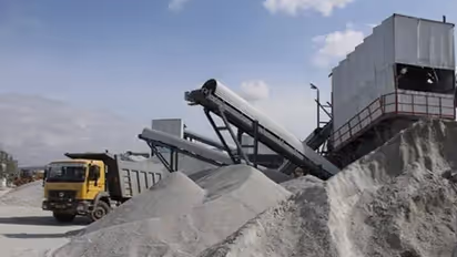    எம்-சாண்ட், பி.சாண்டு விலை குறைப்பு! எவ்வளவு தெரியுமா? குட்நியூஸ் சொன்ன தமிழக அரசு!