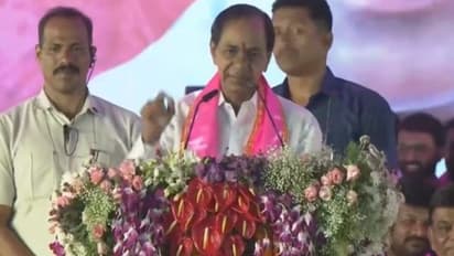 KCR Speech: పోలీసులూ.. డైరీల్లో రాసుకోండి.. వచ్చేది బీఆర్ఎస్సే.. కేసీఆర్ మాస్ వార్నింగ్!