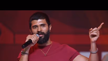 విజయ్‌ దేవరకొండపై కేసు.. ఆదివాసీలను అవమానించారంటూ ఫిర్యాదు 