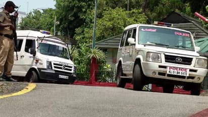 മുഖ്യമന്ത്രിയുടെ ഓഫീസിലും ക്ലിഫ് ഹൗസിലും ബോംബ് ഭീഷണി; സന്ദേശമെത്തിയത് ധനകാര്യസെക്രട്ടറിയുടെ ഇ മെയിലേക്ക്